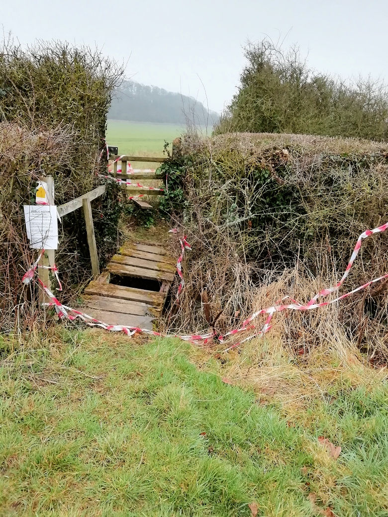 28 2 19 Aston Cantlow bridge before 002